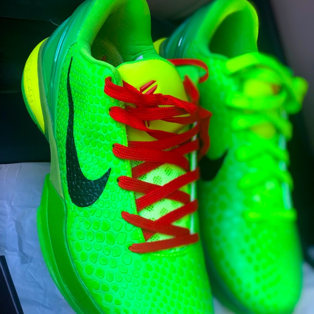 Kobe VI grinch new condition with box. Never worn just too small.